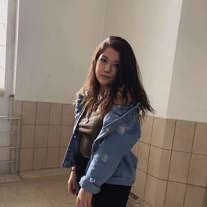 Meet your Posher, Alexis